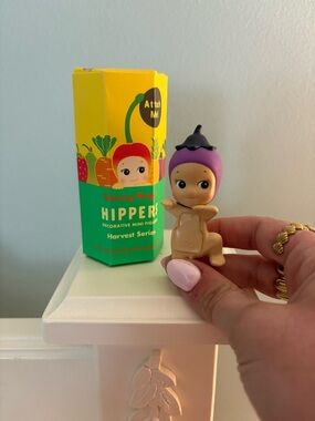 Sonny Angel Harvest Hipper Eggplant